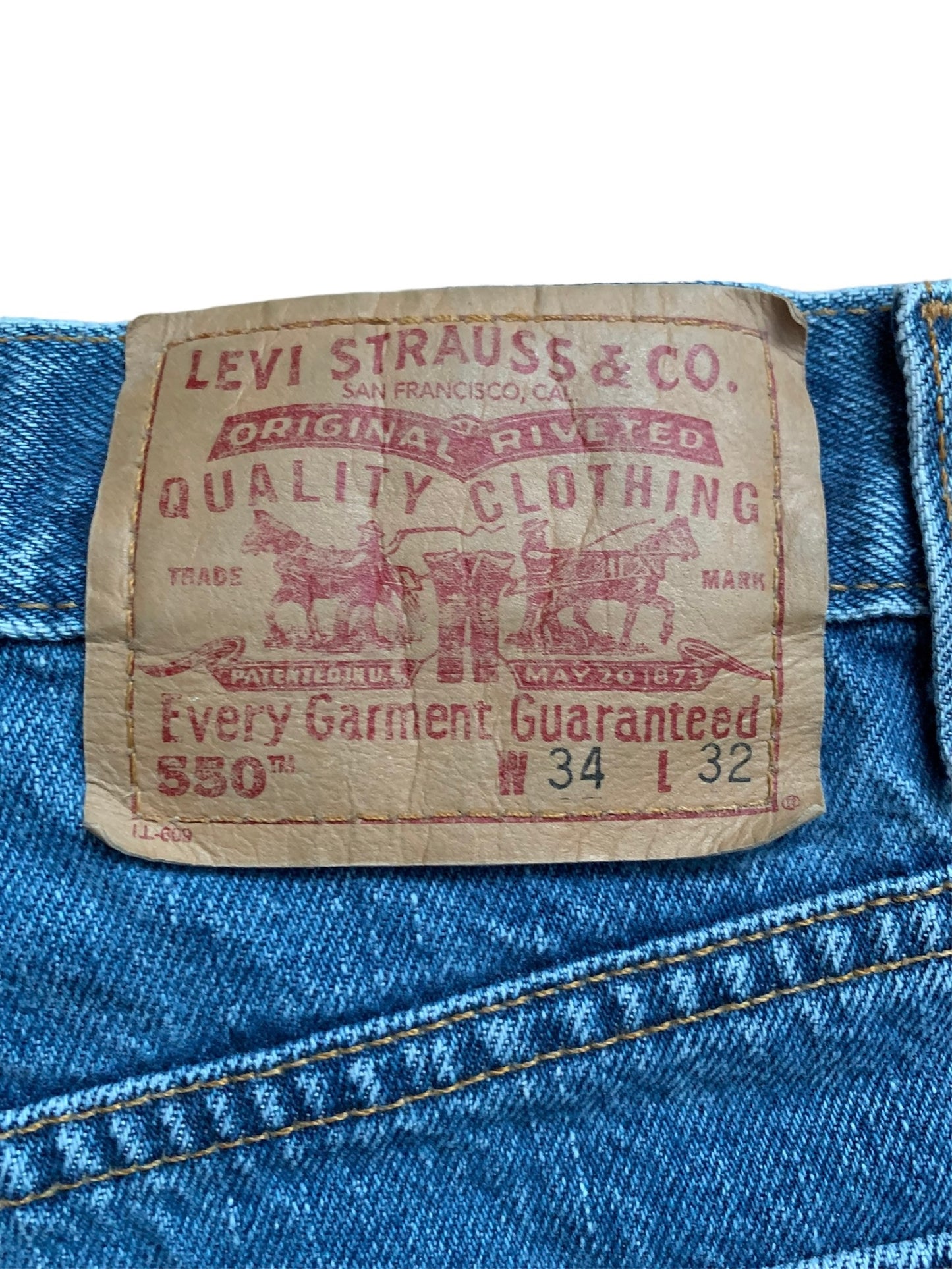 ‘01 Levi’s 550s (31x32)