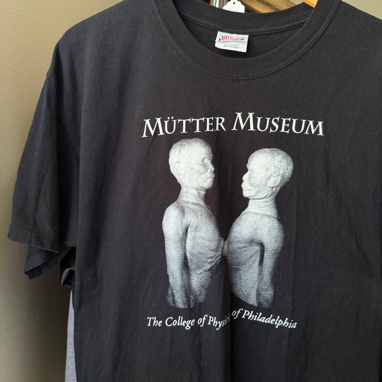 Mütter Museum Tee (L)