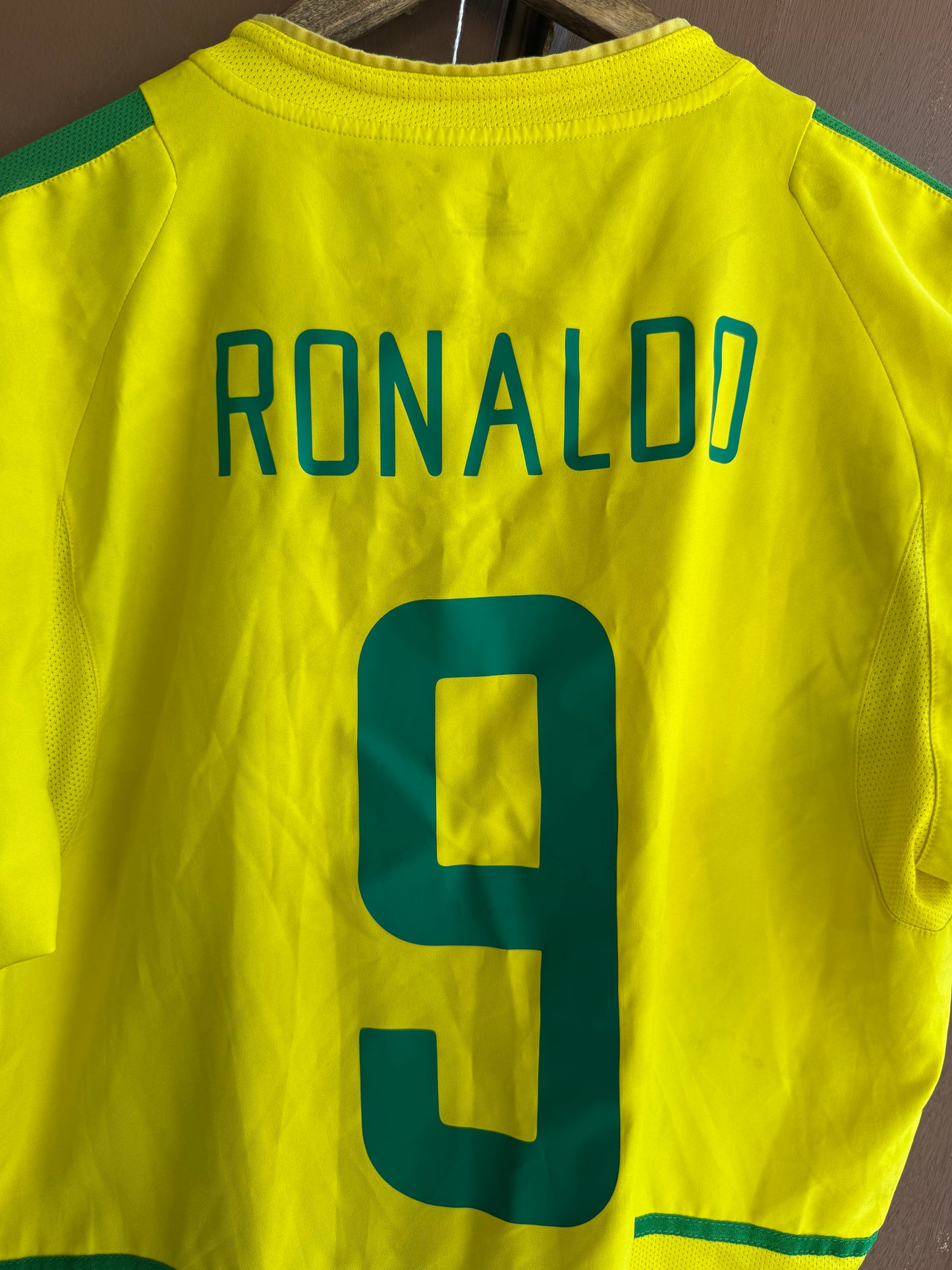 R9 2002 Brazil Nike Jersey (M)