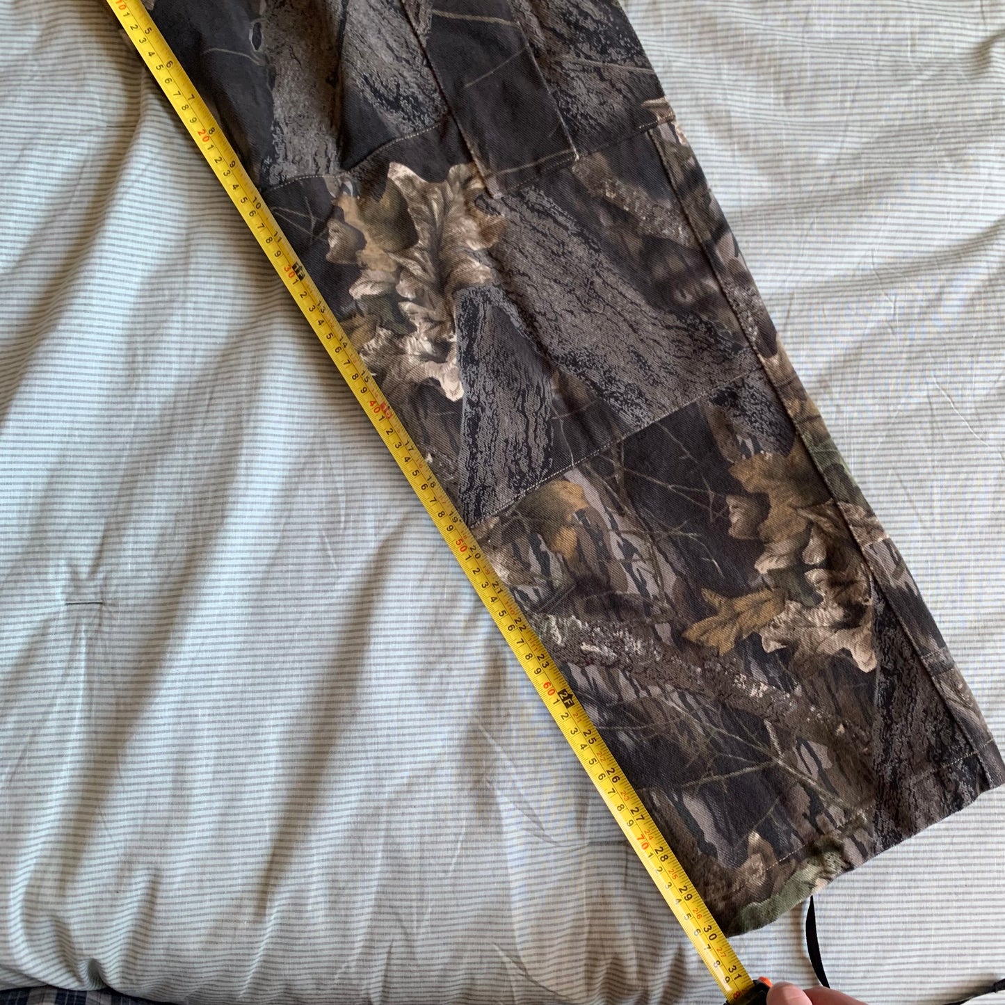 Columbia Camo Cargo Pants (34)