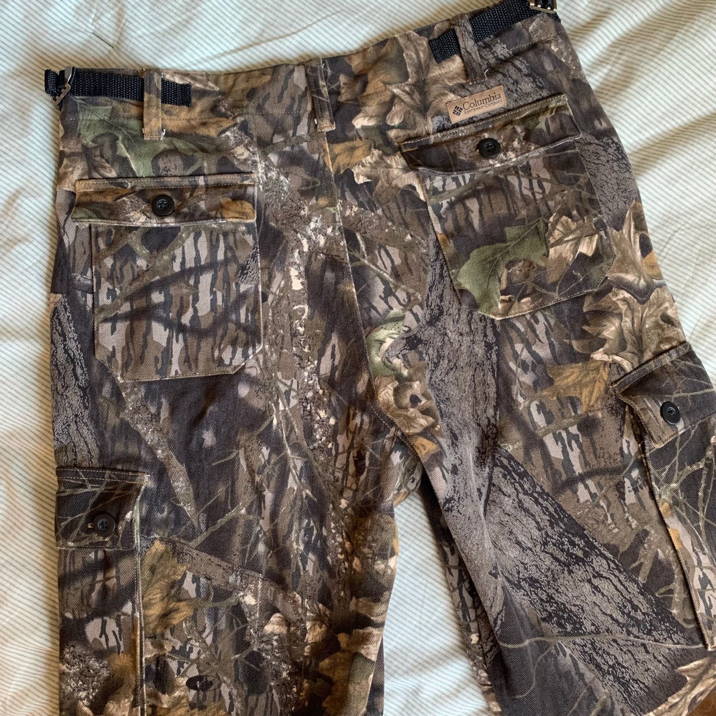 Columbia Camo Cargo Pants (34)